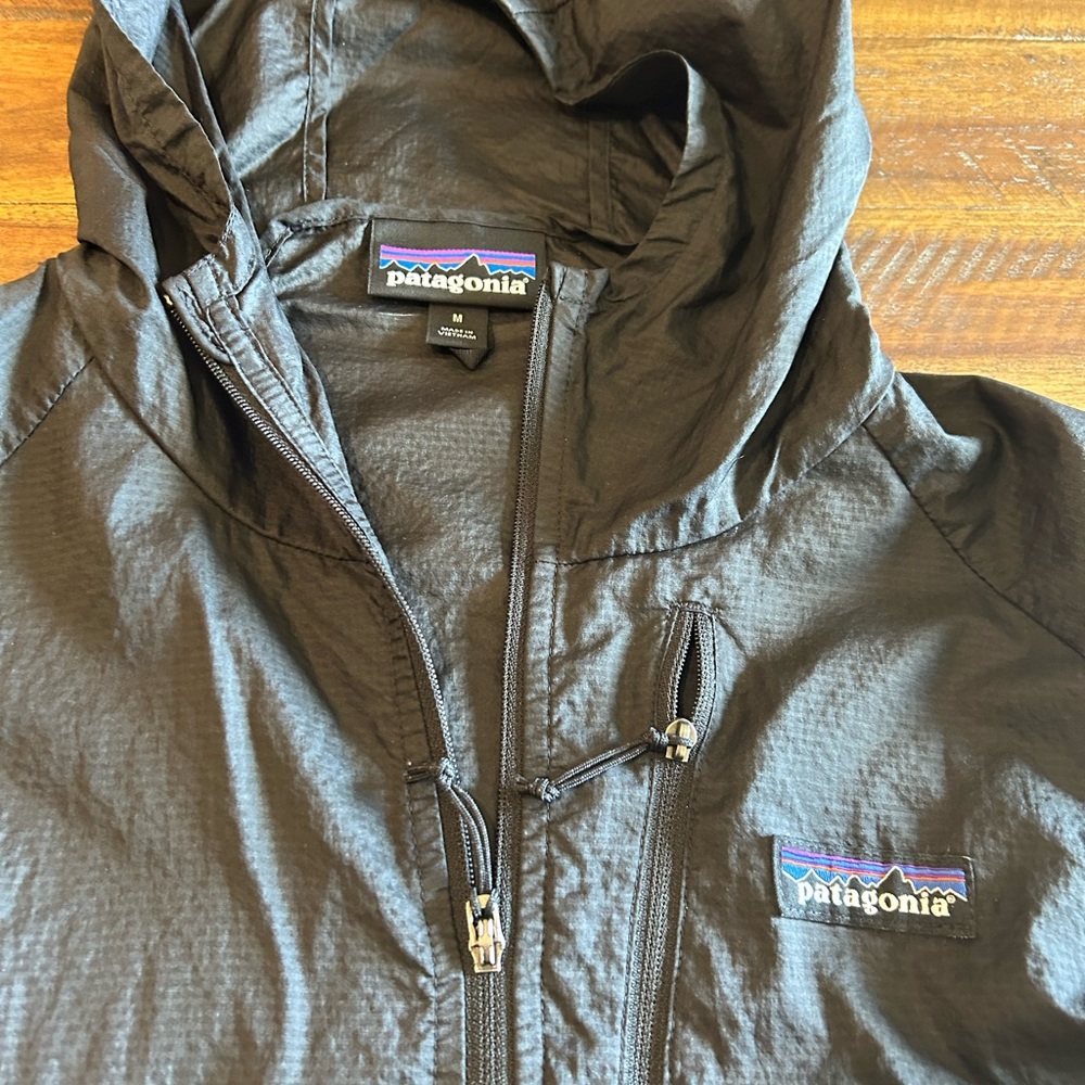 Patagonia  women’s  Houdini wind breaker